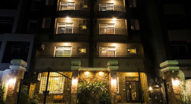 Holby No.8 Elevator Homestay