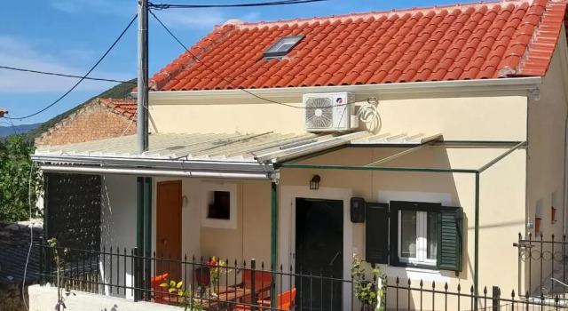 Апартаменты Cozy house in village