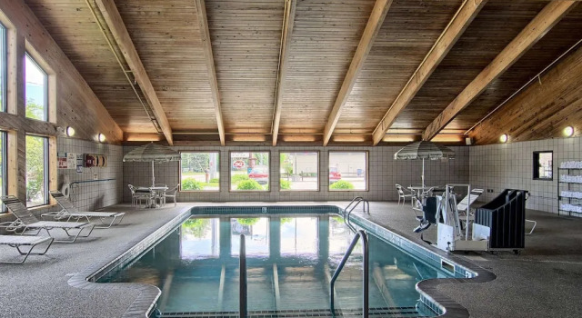 Люкс Business Blossom Hotel & Suites Traverse City