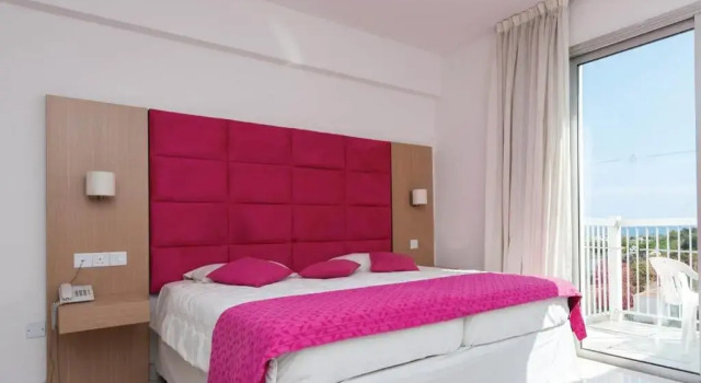 Студия с частичным видом на море Marlita Beach Hotel Apartments