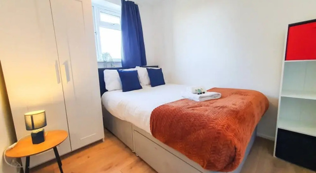 Cheerful 4-bedroom House, Varaa Villa Mökit kohteessa Merseyside, Mökki