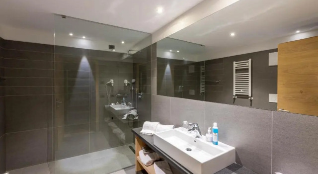 Семейный люкс Design & Suite Hotel Ciarnadoi