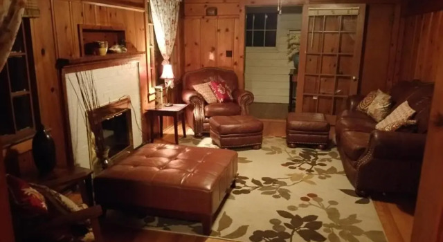 Historic Smarthouse Charming Comfy King, Book Hotel Hoteller i Klamath Falls med morgenmad, Morgenmad