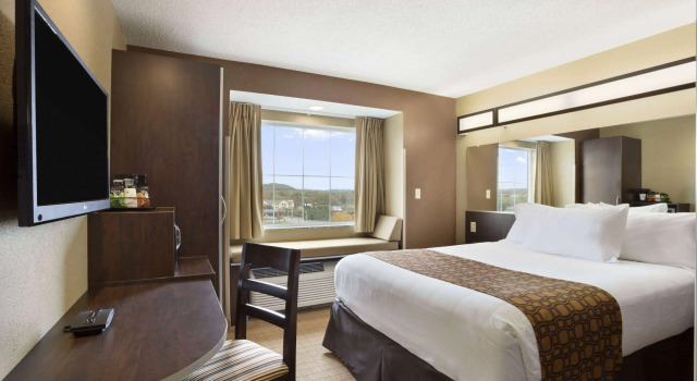 Microtel Inn & Suites by Wyndham Cambridge, Rezerwuj Hotel Hotele w Cambridge z parkingiem, Parking