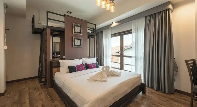 Трёхместный номер Standard с балконом 33 Poshtel