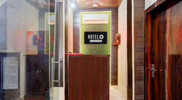 Super OYO Hotel O Sankat Mochan Gandhi Nagar