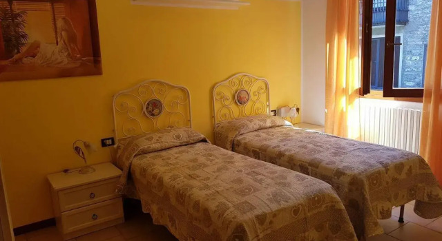 Appartamenti Portobello, Book Hotel Hotels in Como with a Pool, Swimming Pool