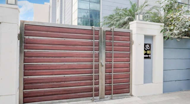 Коттедж Townhouse Sector 51 Noida Near Metro Station