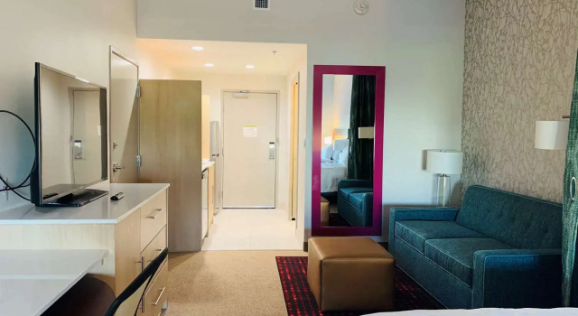 Двухместный люкс Home2 Suites By Hilton Edinburg