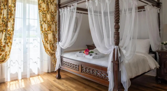 Maison dhôtes de charme La Rose de Ducey près du Mont Saint Michel, Забронировать Отель  