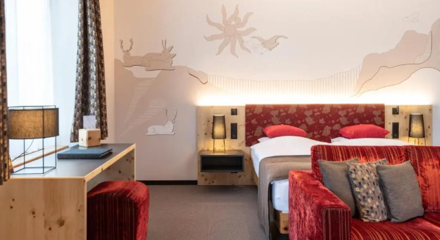 Люкс с красивым видом из окна Sporthotel Pontresina