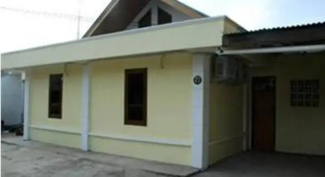 The Yellow House, Prenota Hotel Manado 