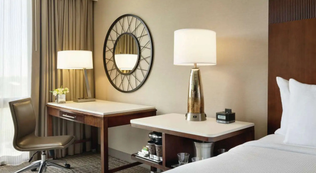 Номер Deluxe с видом на горы Hilton Fort Collins
