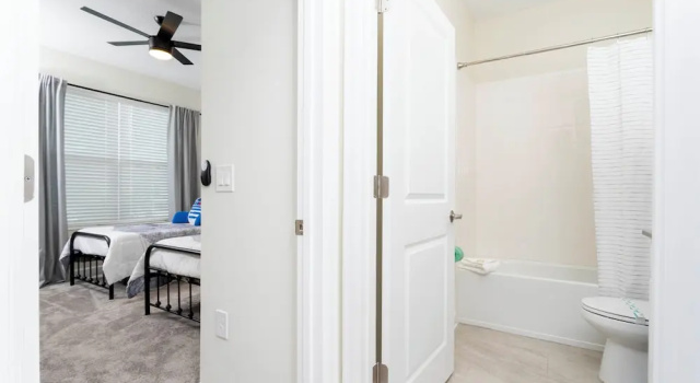 Коттедж Gorgeous 5Bd Single Family w Pool Storey Lake 2767o