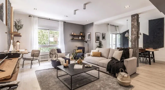 Апартаменты Besalu - 3 Bedrooms and Balcony in Castilla