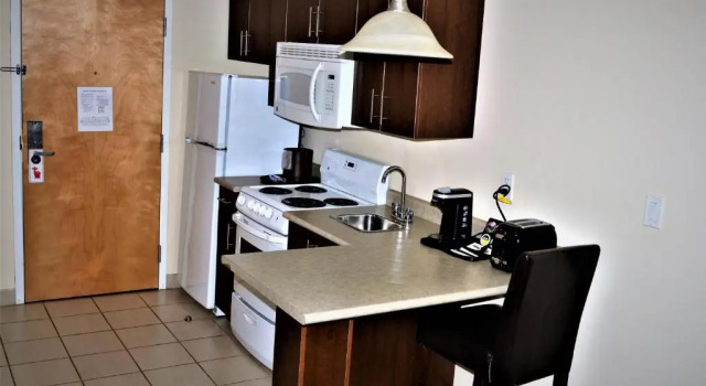 Люкс Sigma Inn & Suites Hudsons Hope