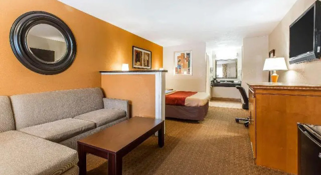 Люкс Econo Lodge Inn & Suites El Cajon San Diego East