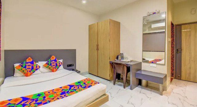 FabHotel Chhappan, Забронировать Отель Отели штата Махараштры 3 звезды, 3*