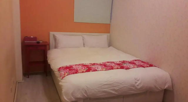 Luodong Night Market Yis B&B, Book Bed and Breakfast Luodong Yilan County