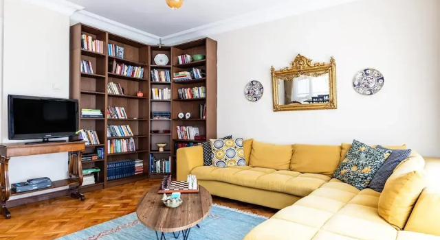 Spacious Flat w Balcony 3 min to Kadikoy Square, Boek Appartement Kadıköy 