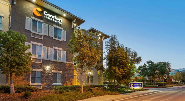 Comfort Inn & Suites near Ontario Airport