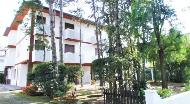 Amazing Apartment With Private Terrace, Prenota Appartamento Hotel a Veneto con parcheggio, Parcheggio