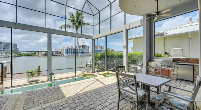 Waterfront Stunner: Effortless Elegance in Naples!, Book Feriehus North Naples Florida