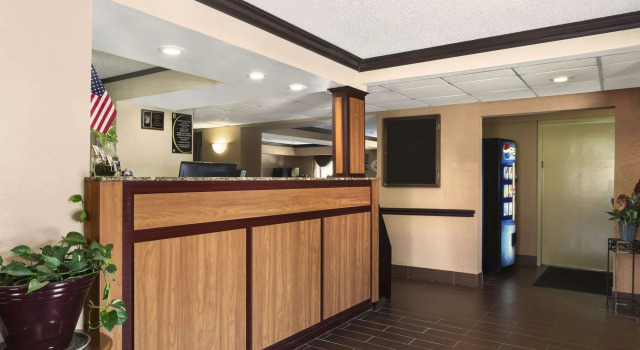 Super 8 by Wyndham Taylor/Detroit Area, Забронировать Отель Тейлор Detroit Metropolitan Area