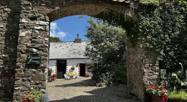 Коттедж MONKLEIGH COACHMANS COTTAGE 1 Bedroom