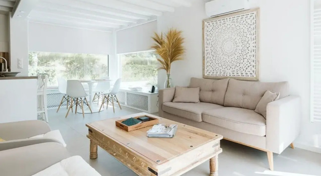 Коттедж Attractively Furnished Bungalow is Located 1.5 km From the Ouddorp Beach