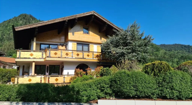 Urlaub beim Filmemacher Thomas Junker, Varaa Hotelli Hotellit Baijeri pysäköinnillä, Pysäköinti