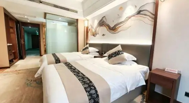 Двухместный люкс Deluxe Xiangxi Grand Hotel