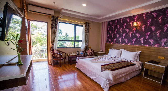 Thiri Thitsar Hotel, Rezervați Hotel Mandalay Myanmar, aproape de Shwenandaw Monastery