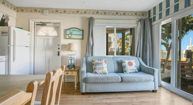 Five Palms Suite 110 - Daily - Weekly - Monthly, Забронировать Отель Отели Клируотер-Бич с парковкой, Парковка