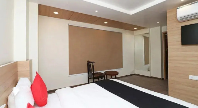 Hotel Triton by OYO Rooms