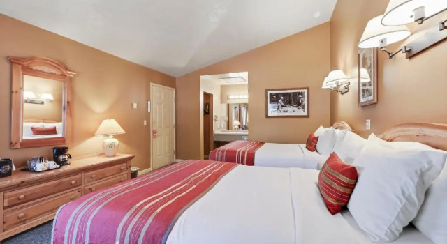Коттедж Standard Headwaters Lodge & Cabins at Flagg Ranch