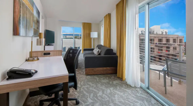 Двухместный полулюкс SpringHill Suites by Marriott New Orleans Warehouse Arts District