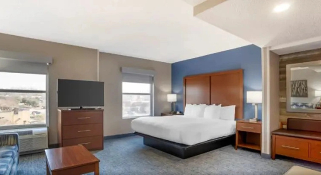 Люкс c 1 комнатой Comfort Suites near Birkdale Village- Huntersville