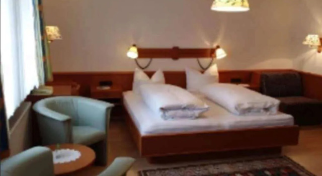 Hotel zur Linde, Забронировать Отель Штауфенберг земля Гессен