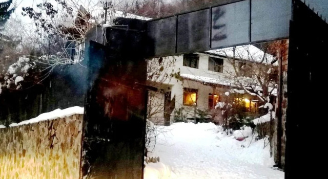 Leyla Guesthouse Castel, Rezerwuj Hotel Hotele w Prahova Valley z parkingiem, Parking