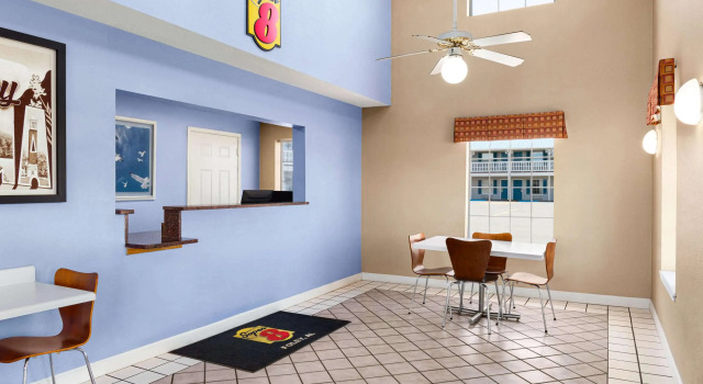 Super 8 by Wyndham Foley, Book Mini-hotel Hoteller i Foley med parkering, Parkering