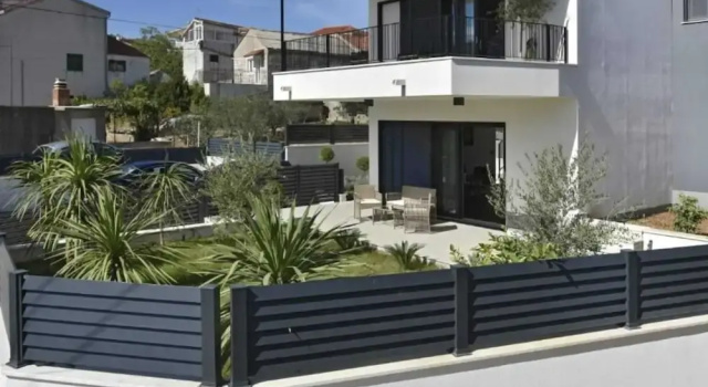 Апартаменты с 2 комнатами Luxury Slatine Apartments with Terrace and Garden