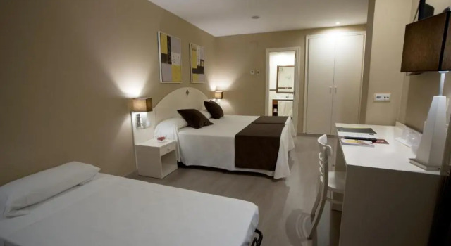 Трёхместный номер Standard Hotel Torico Plaza