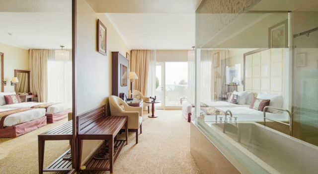 Двухместный номер Superior с балконом и с видом на море Sea Links Beach Hotel