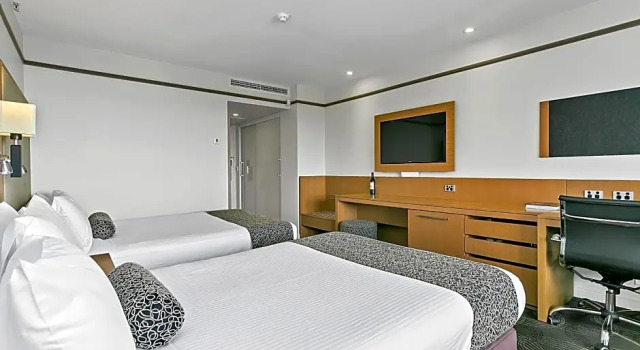 Номер Standard Мансарда Stamford Plaza Adelaide