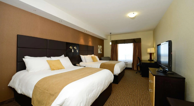 Четырёхместный номер Deluxe Best Western Cold Lake Inn