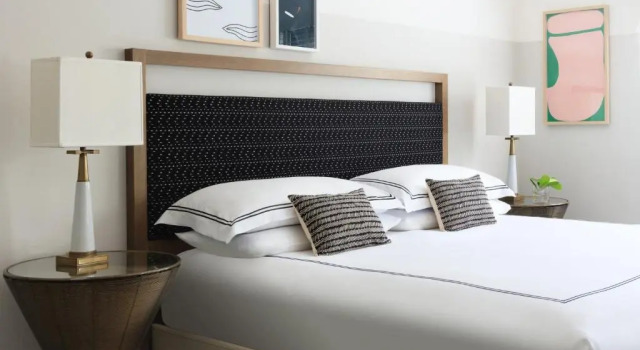 Двухместный номер Kimpton Surfcomber Hotel by IHG