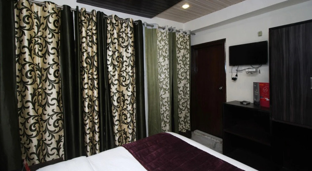 OYO 8991 near Mall Road, Rezervovat Hotel Nainital Uttarakhand