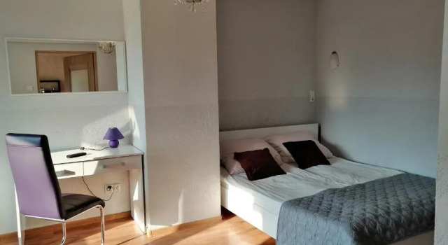 Apartament Wiosenna, Varaa Huoneisto Malbork Pommeri