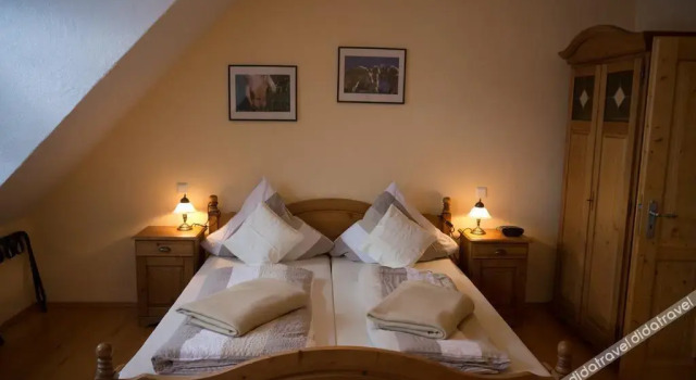 Pension Zur Scheune, Rezervați Hotel Lind Vulkan Eifel